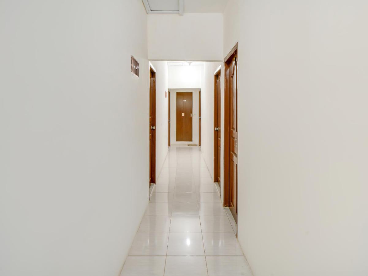 Oyo 90024 Botania Homestay & Cafe Nongsa ภายนอก รูปภาพ