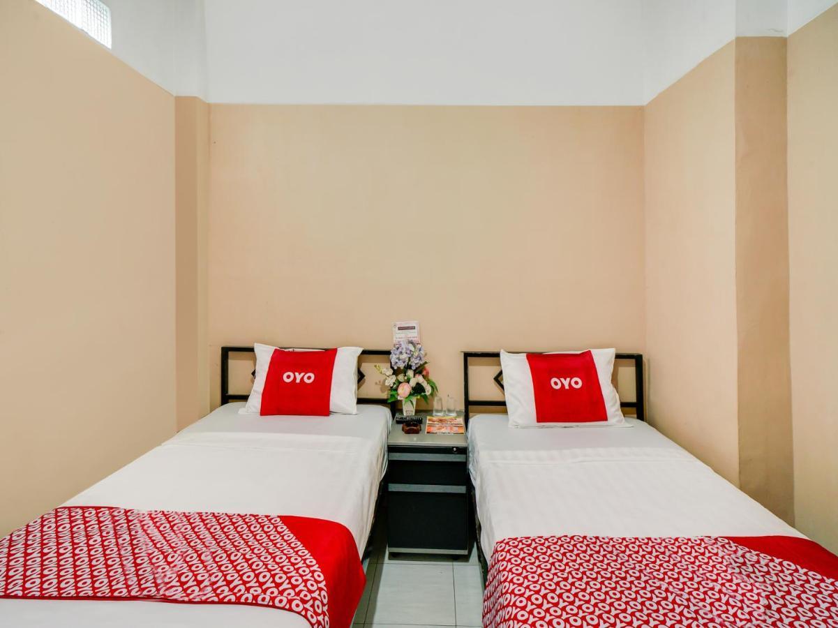 Oyo 90024 Botania Homestay & Cafe Nongsa ภายนอก รูปภาพ